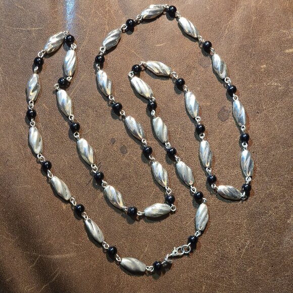 Monet silvertone & jet beads necklace. Vintage. - Picture 2 of 6